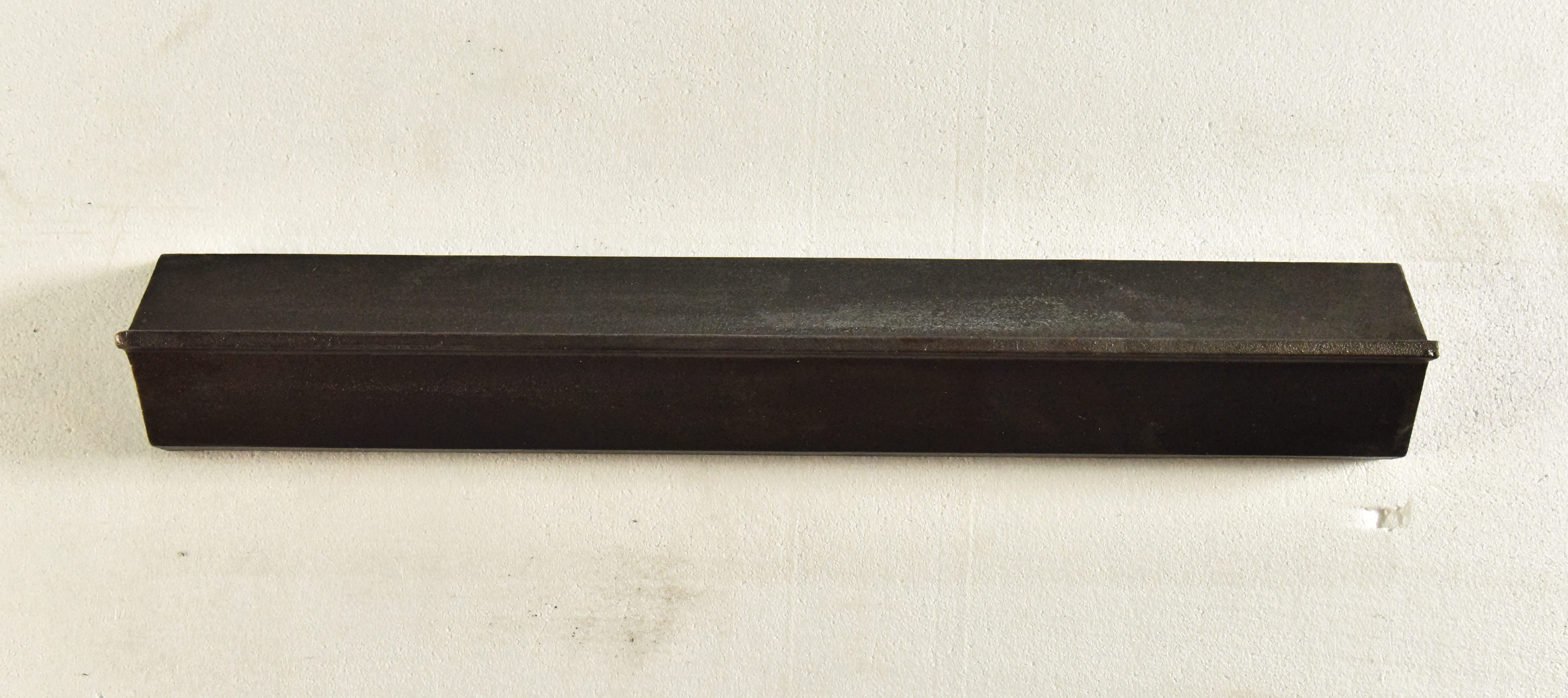 Rectangular box-shaped cast iron component